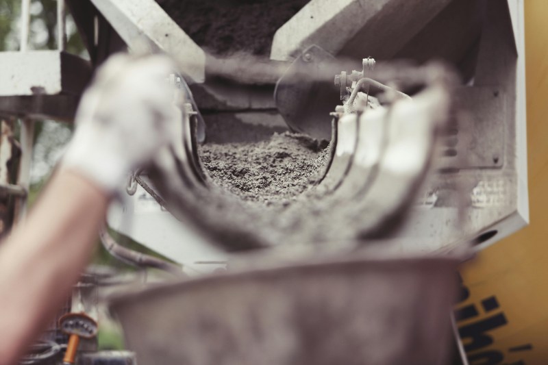 beton storten voor vloer, fundering of terras
